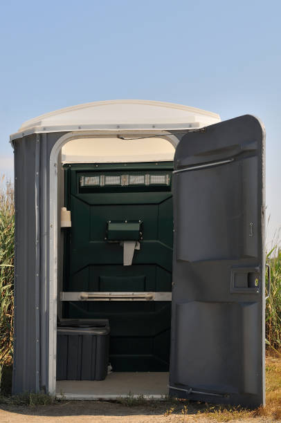 Best Affordable porta potty rental  in Bay Hill, FL