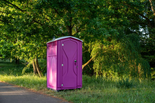 Best Portable bathroom rental  in Bay Hill, FL